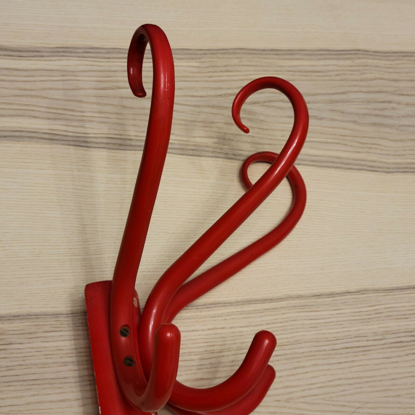 Red parrot wall coat rack