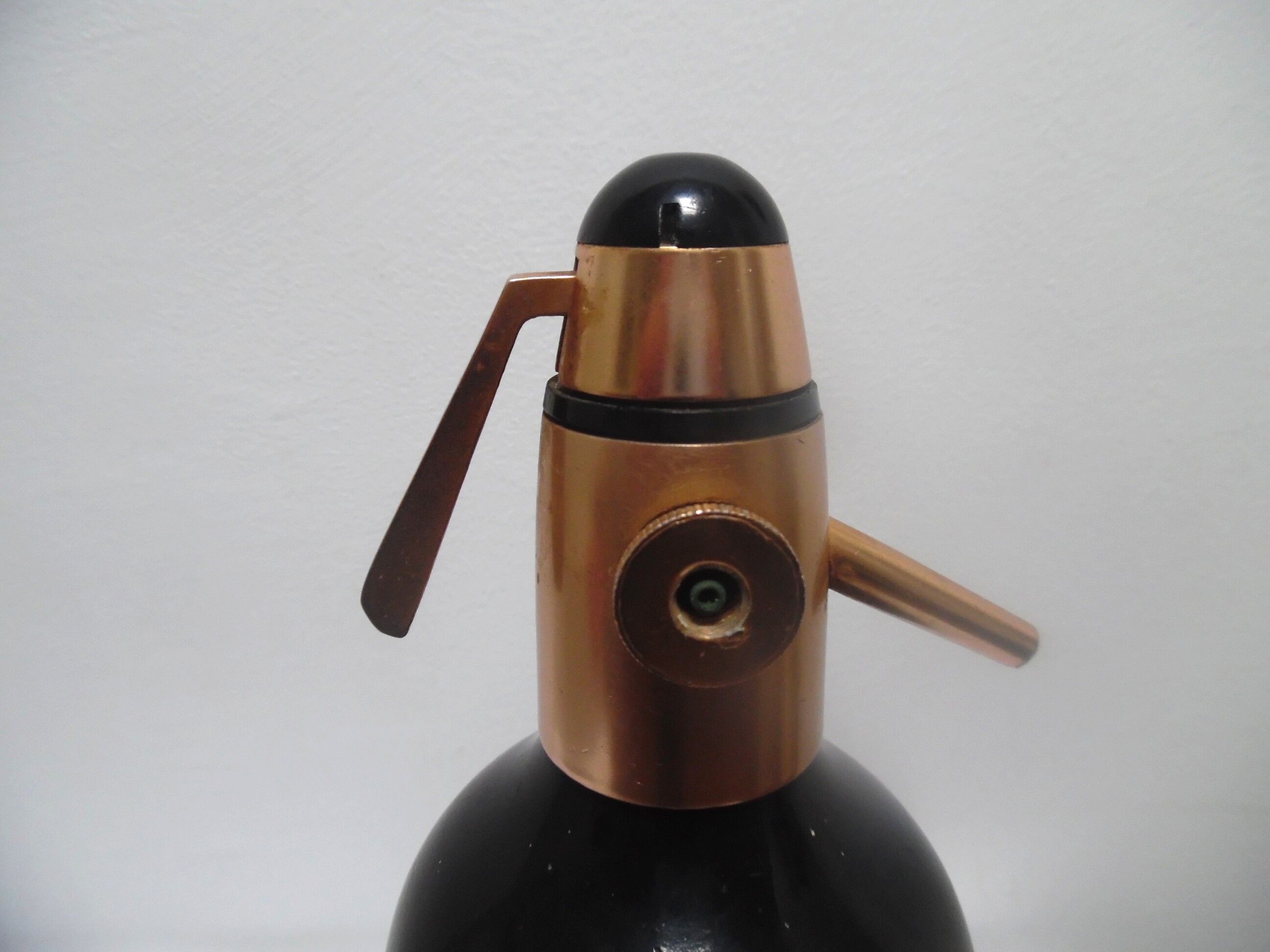 Black parisian siphon