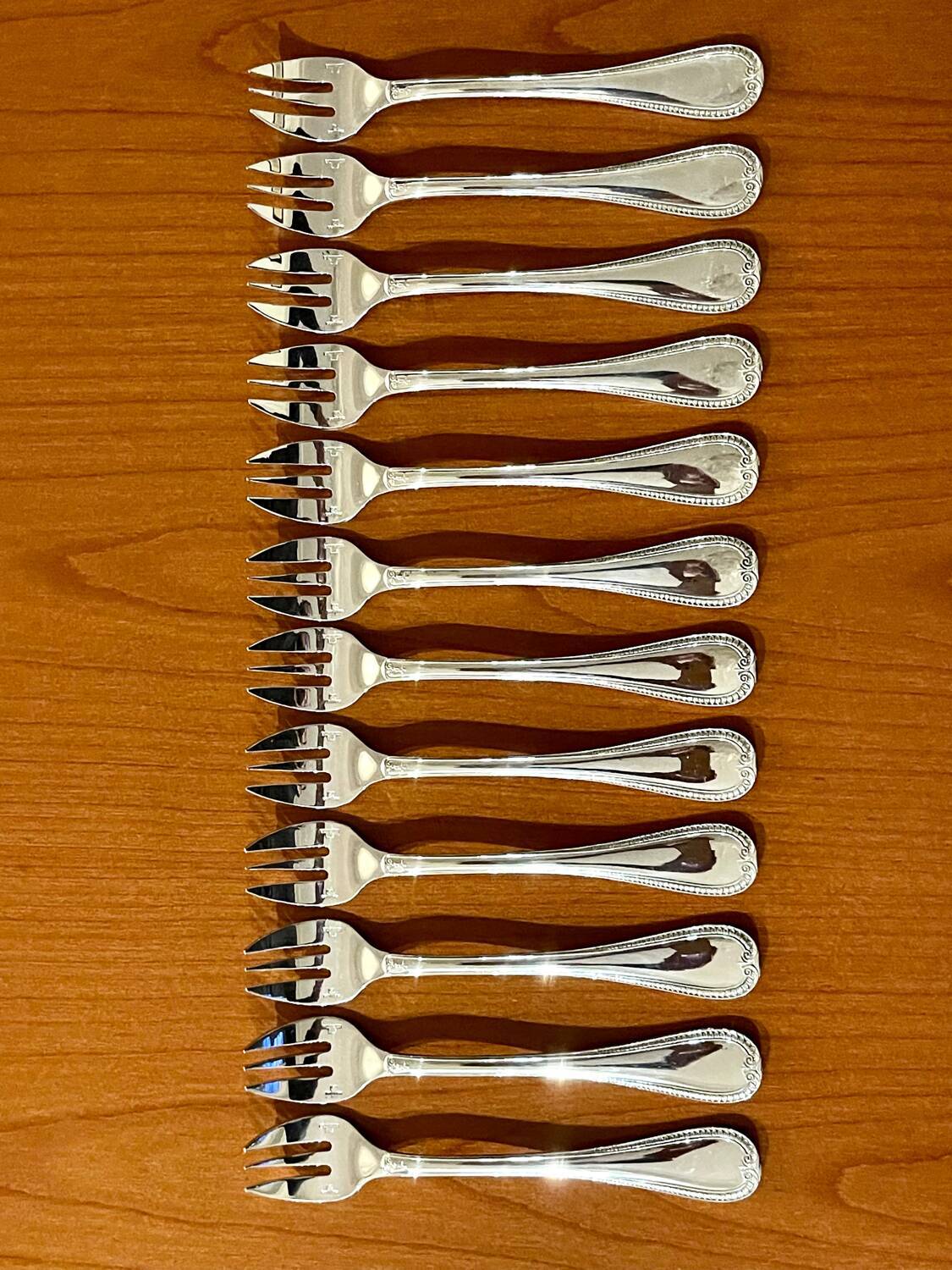 Christofle Malmaison 12 oyster forks excellent condition