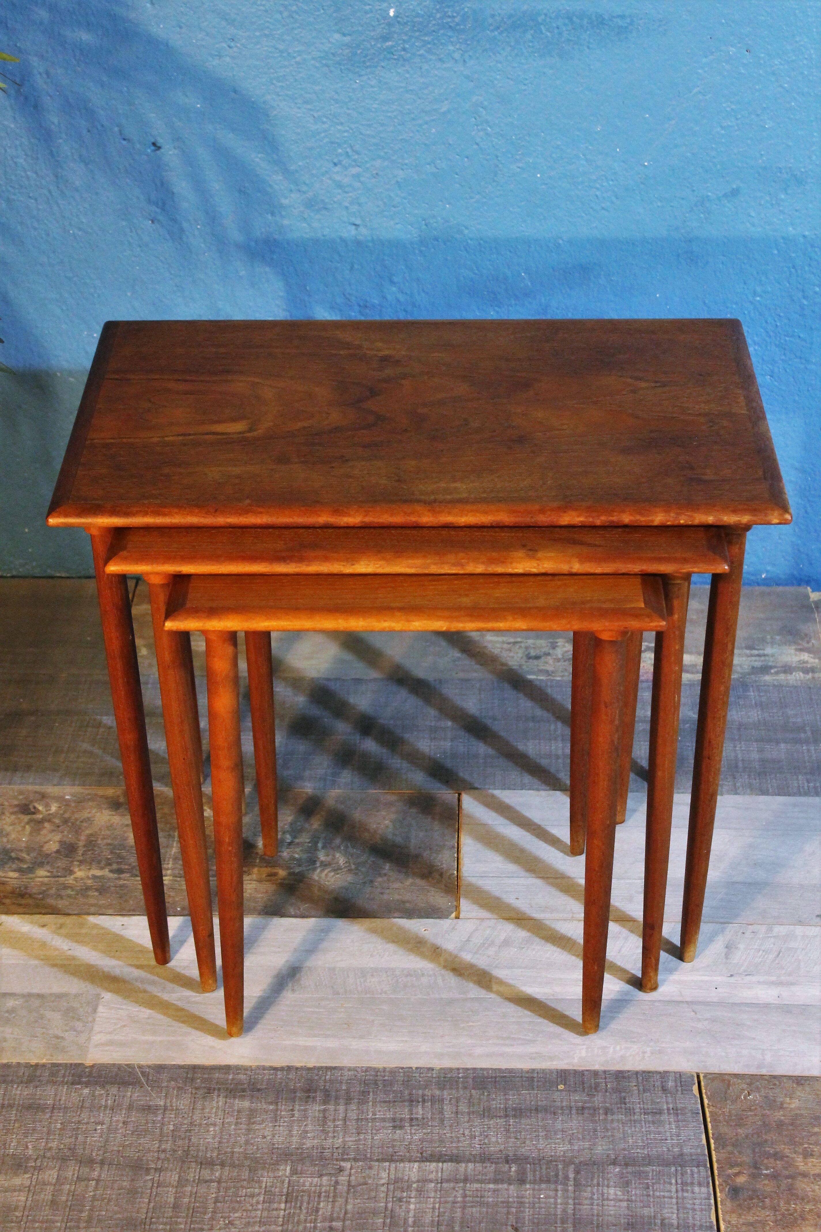 Pull out tables 1960