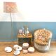 Table basse en rotin et plateau cannage