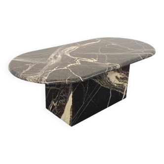 Vintage oval coffee table in black marble from the 1970s.