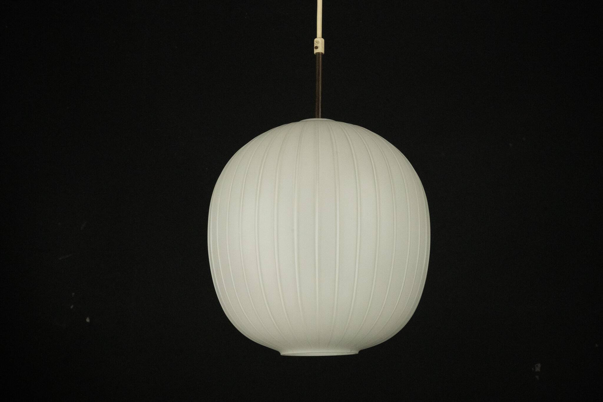 Mid-Century Italian pendant light in the style of Arredoluce Monza. Italy 1950