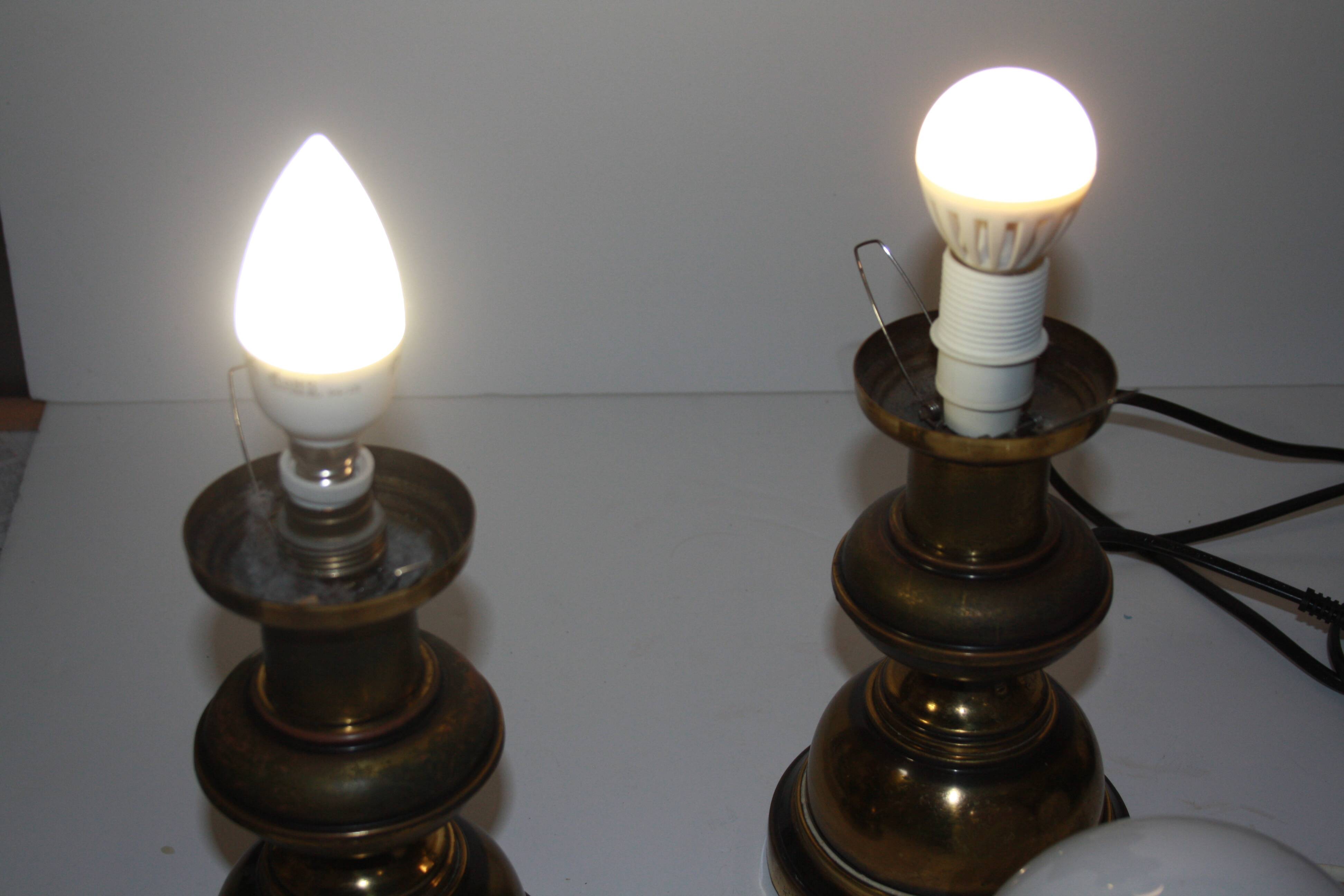 Paire de lampes de chevet en métal