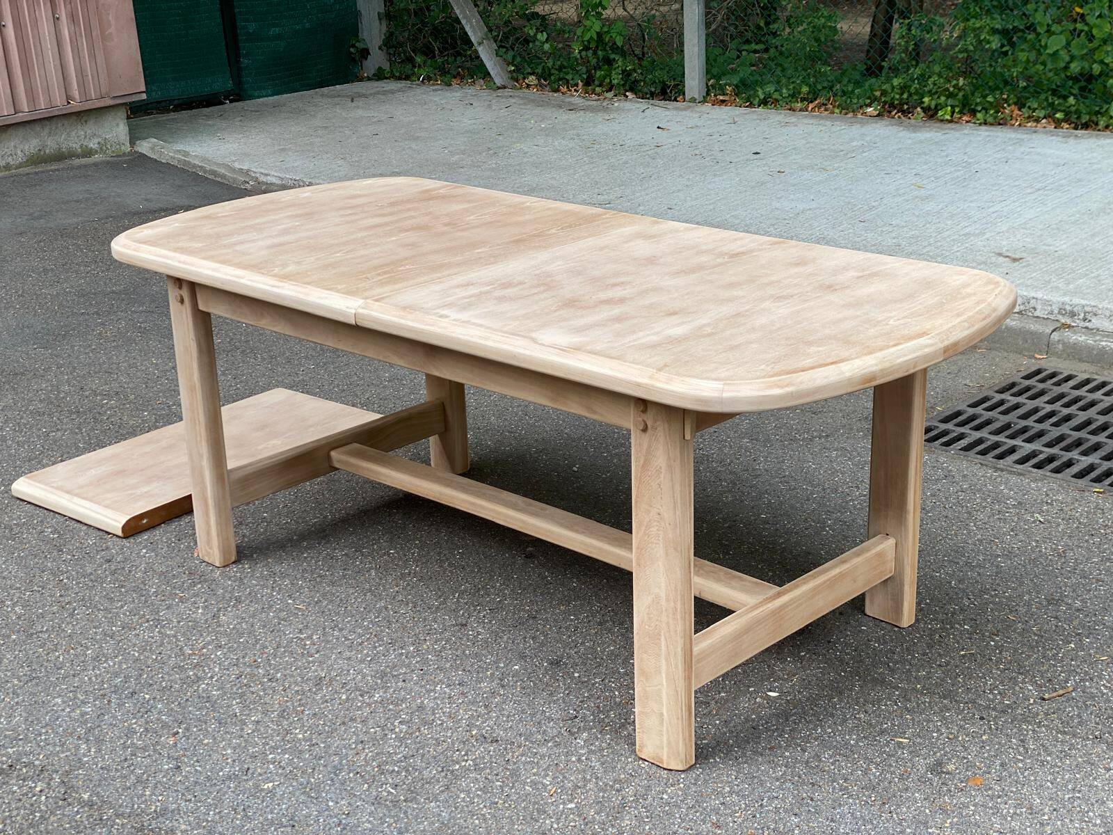 Extendable dining table in solid elm, Maison Regain brutalist 70s.