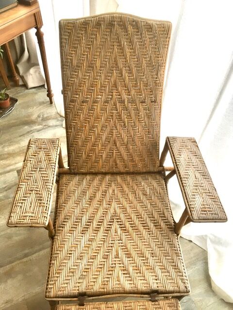 Rattan lounge chair