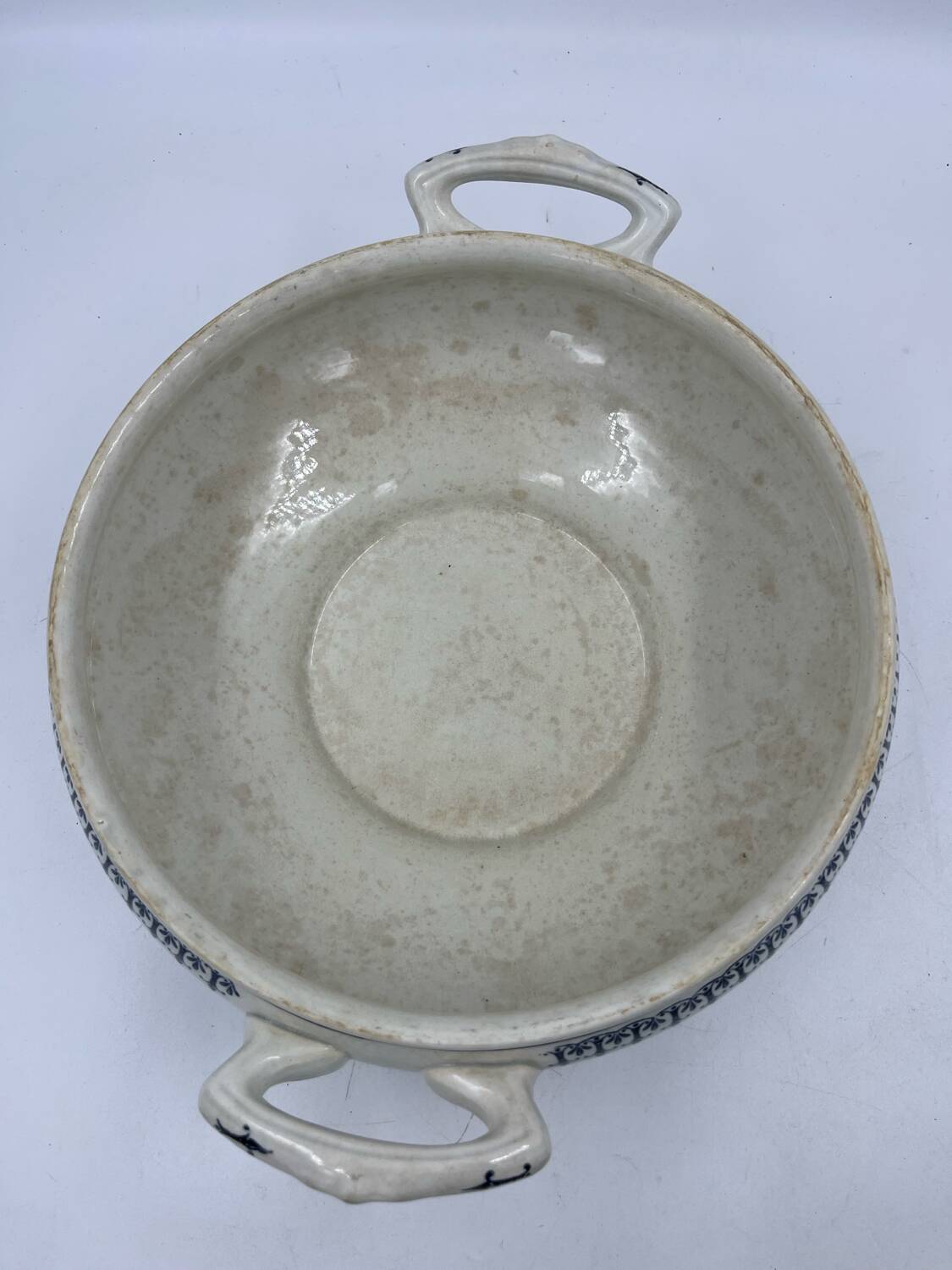 Vegetable dish, salad bowl, soup tureen, ceramic from Saint Amand.