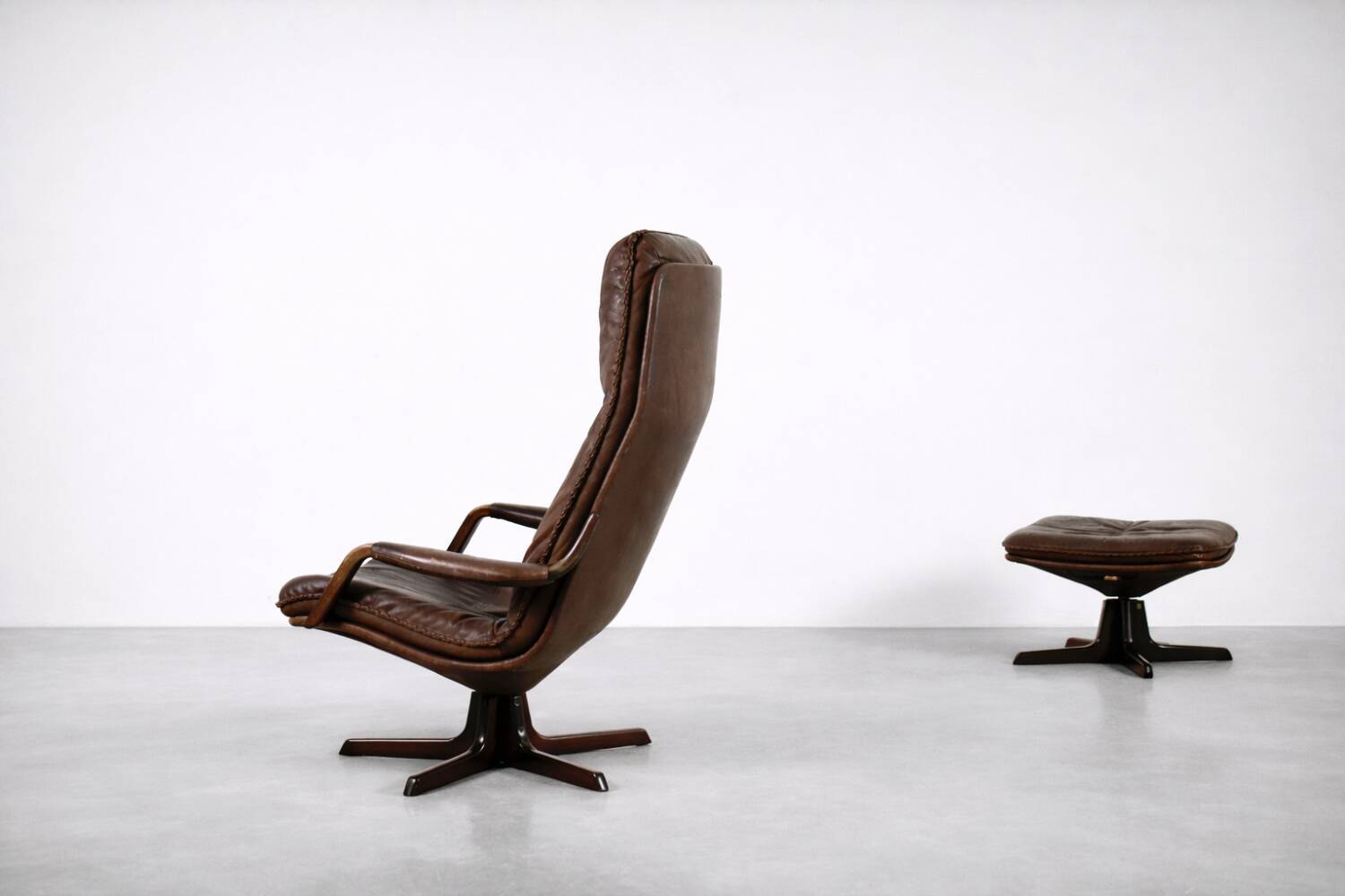 Vintage Mid-Century Danish Modern Leather Adjustable Easy Chair and Ottoman