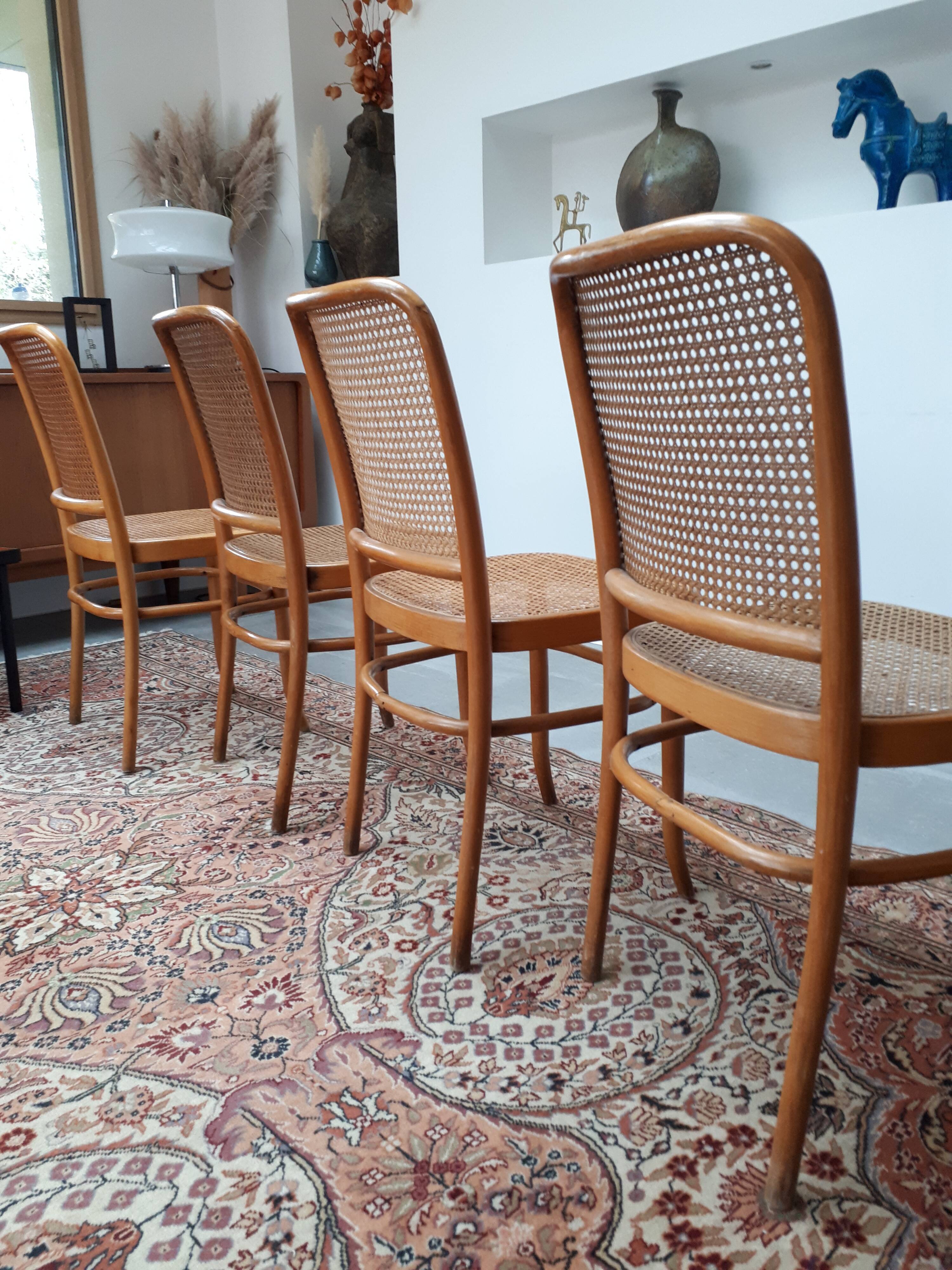 Set of 4 chairs model 811 Hoffman