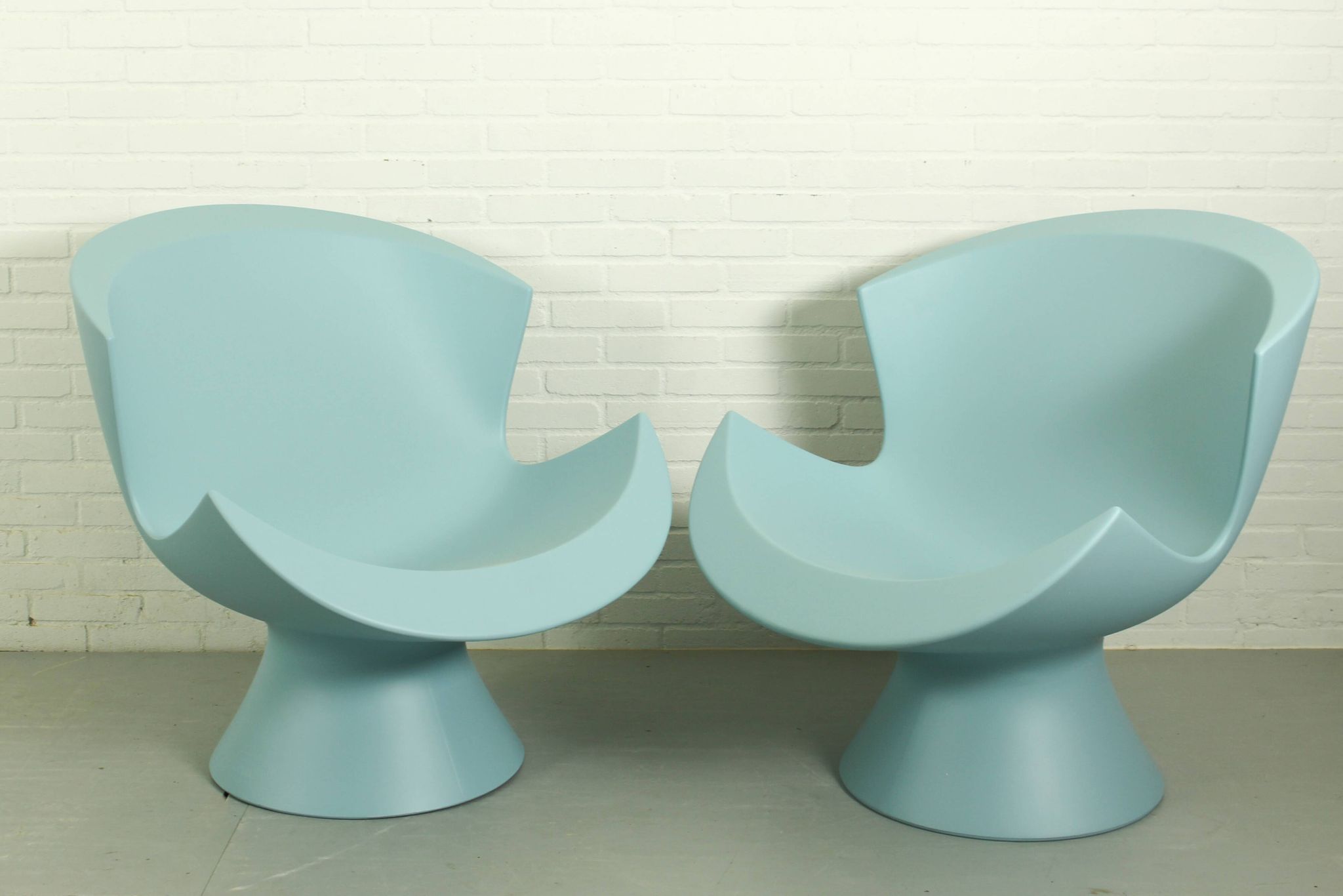 Set of 2 Karim Rashid Kite Lounge Chairs for Label, 2004