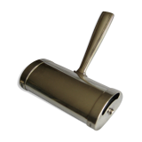 Picks up christofle crumbs