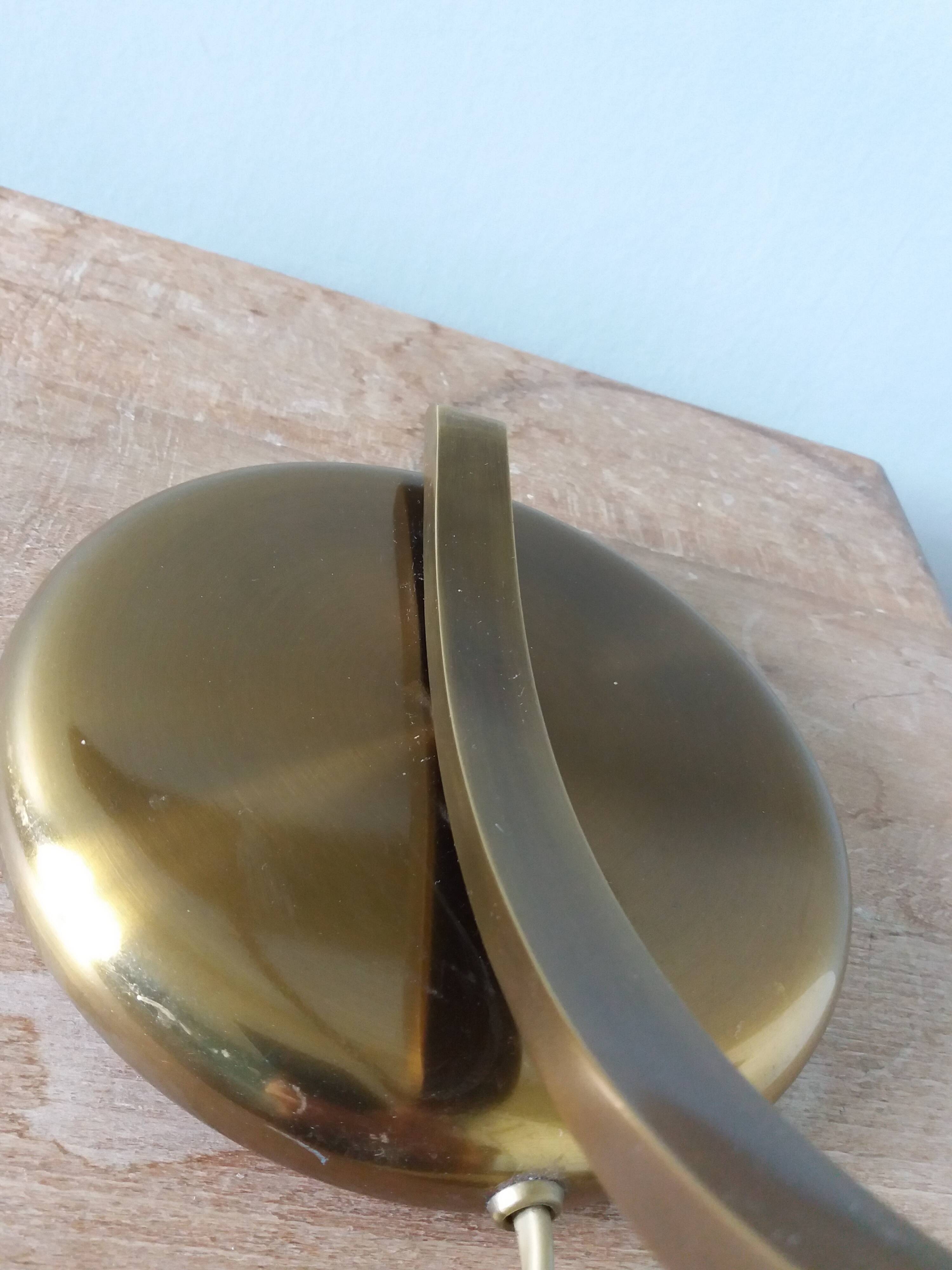 Articulated desk lamp, notary or banker lamp