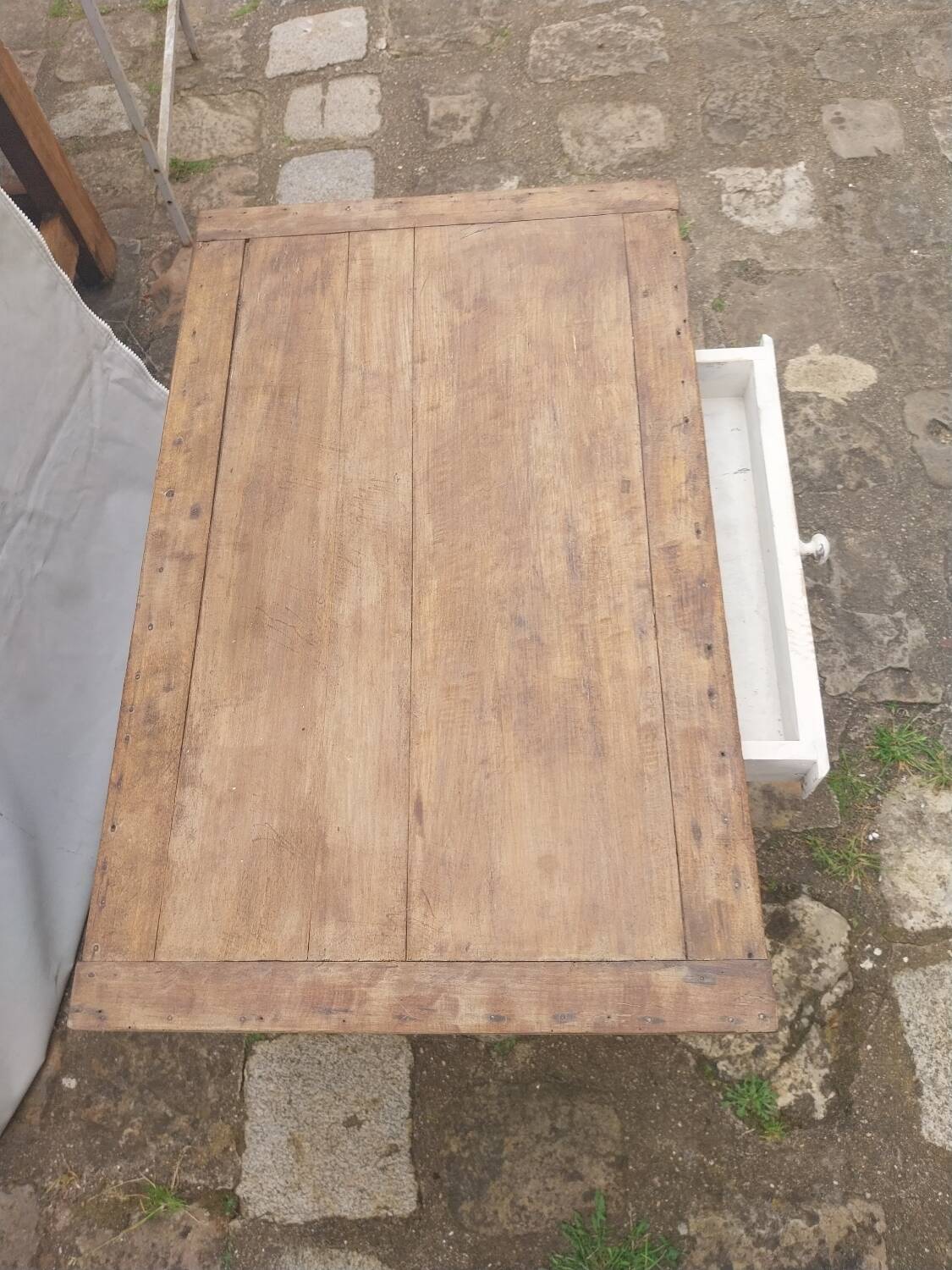Table basse en bois avec tiroir