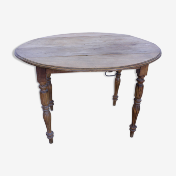 Vintage wood round oak table