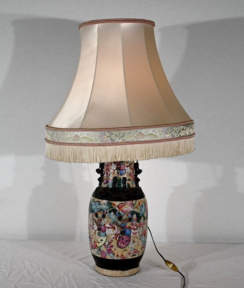 Porcelain lamp from Nanjing, China – Late nineteenth century