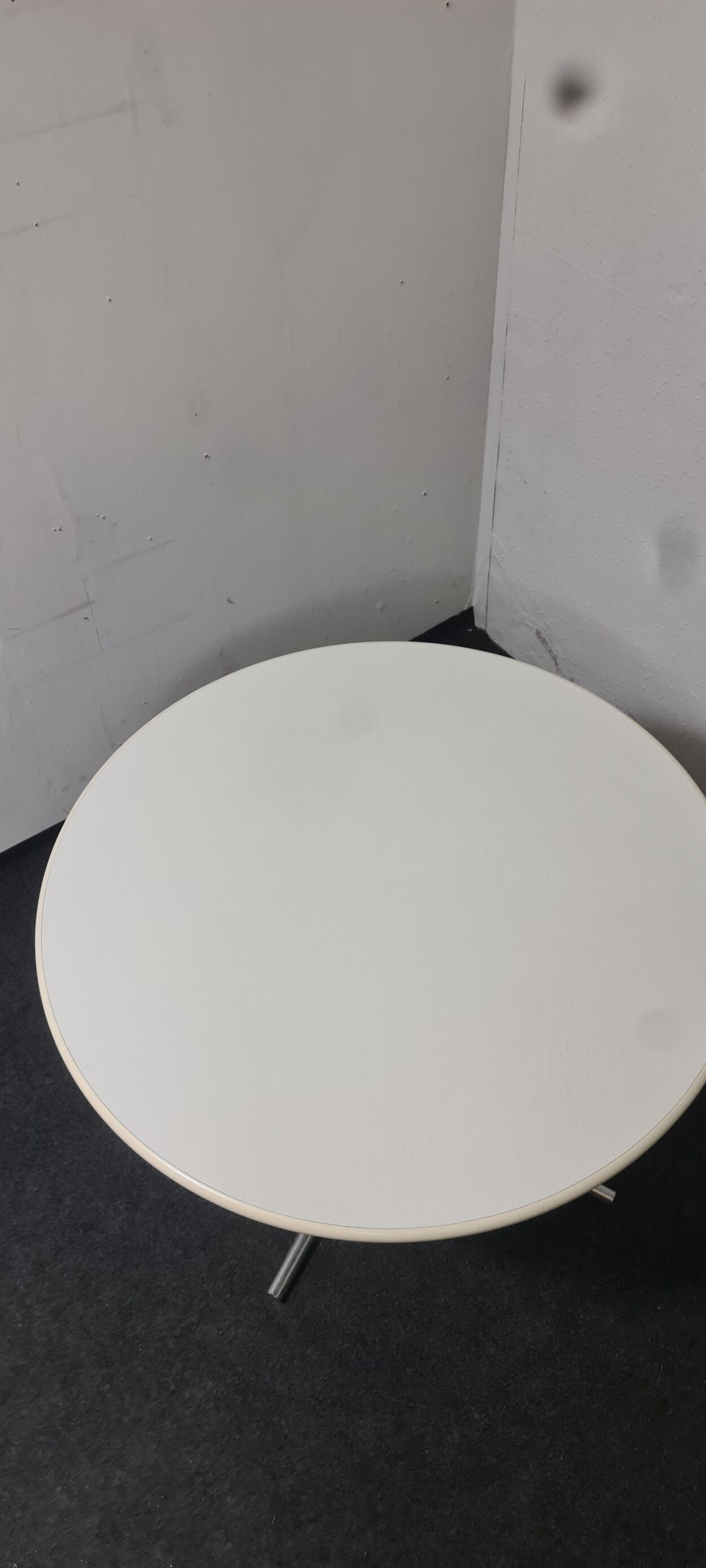 Vintage round white dining table