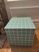 Table d’appoint cube en céramique jade 35x35 cm
