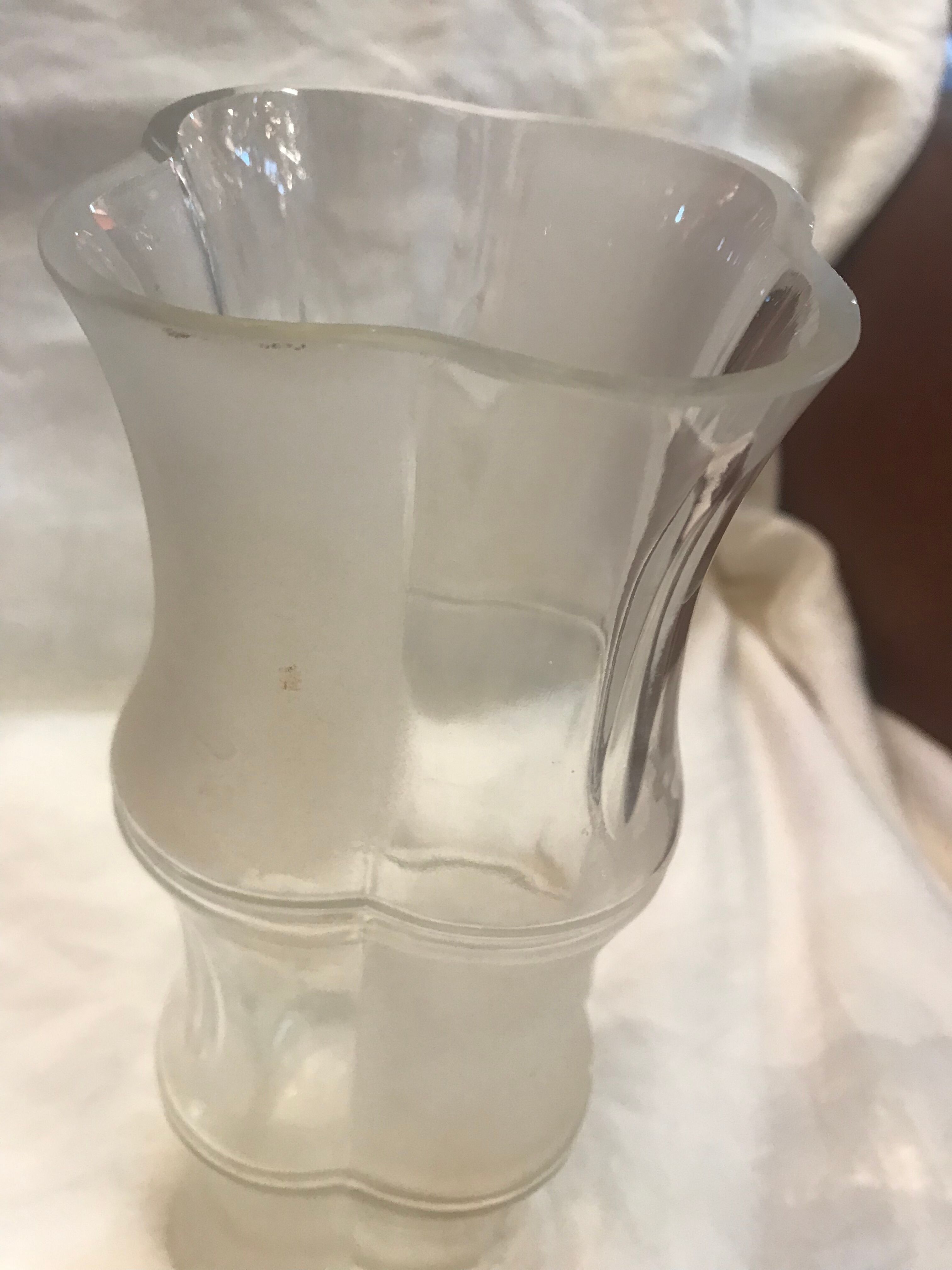 Depoli glass vase
