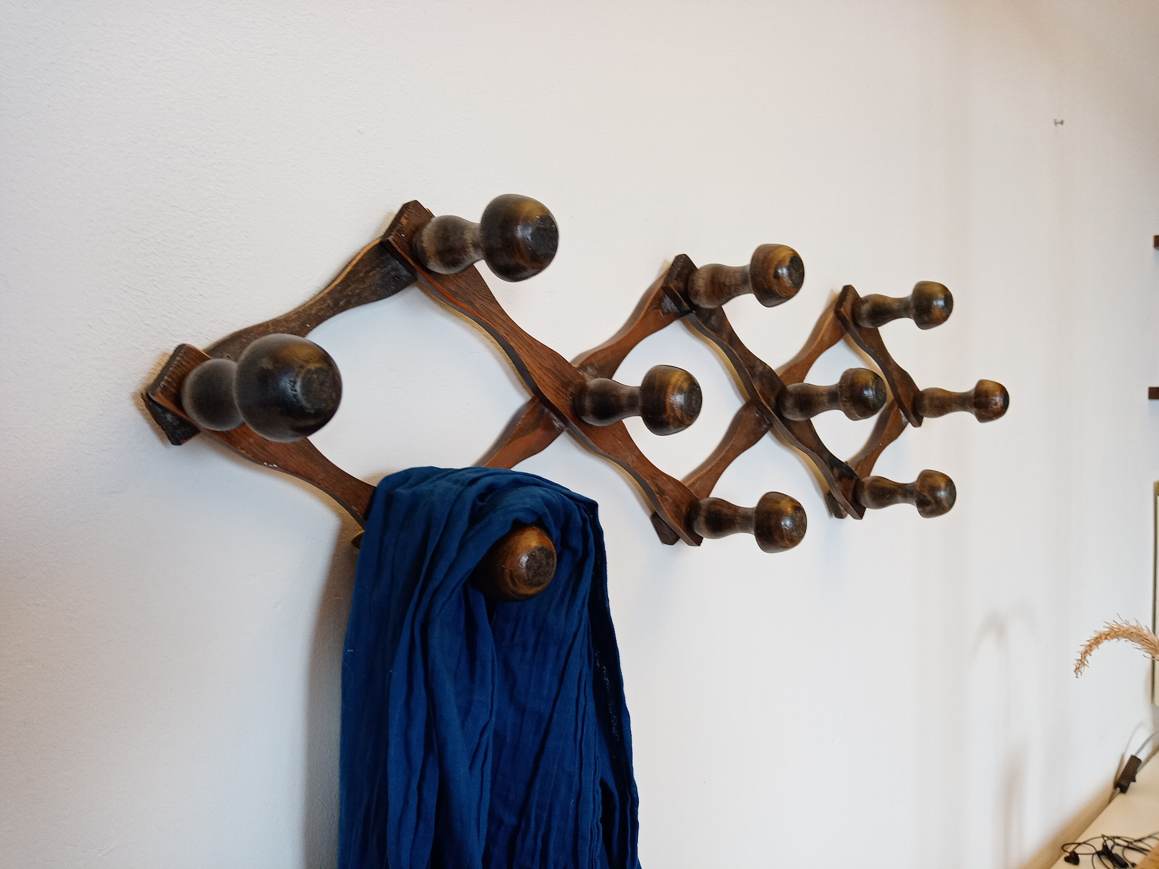 Extendable vintage wood