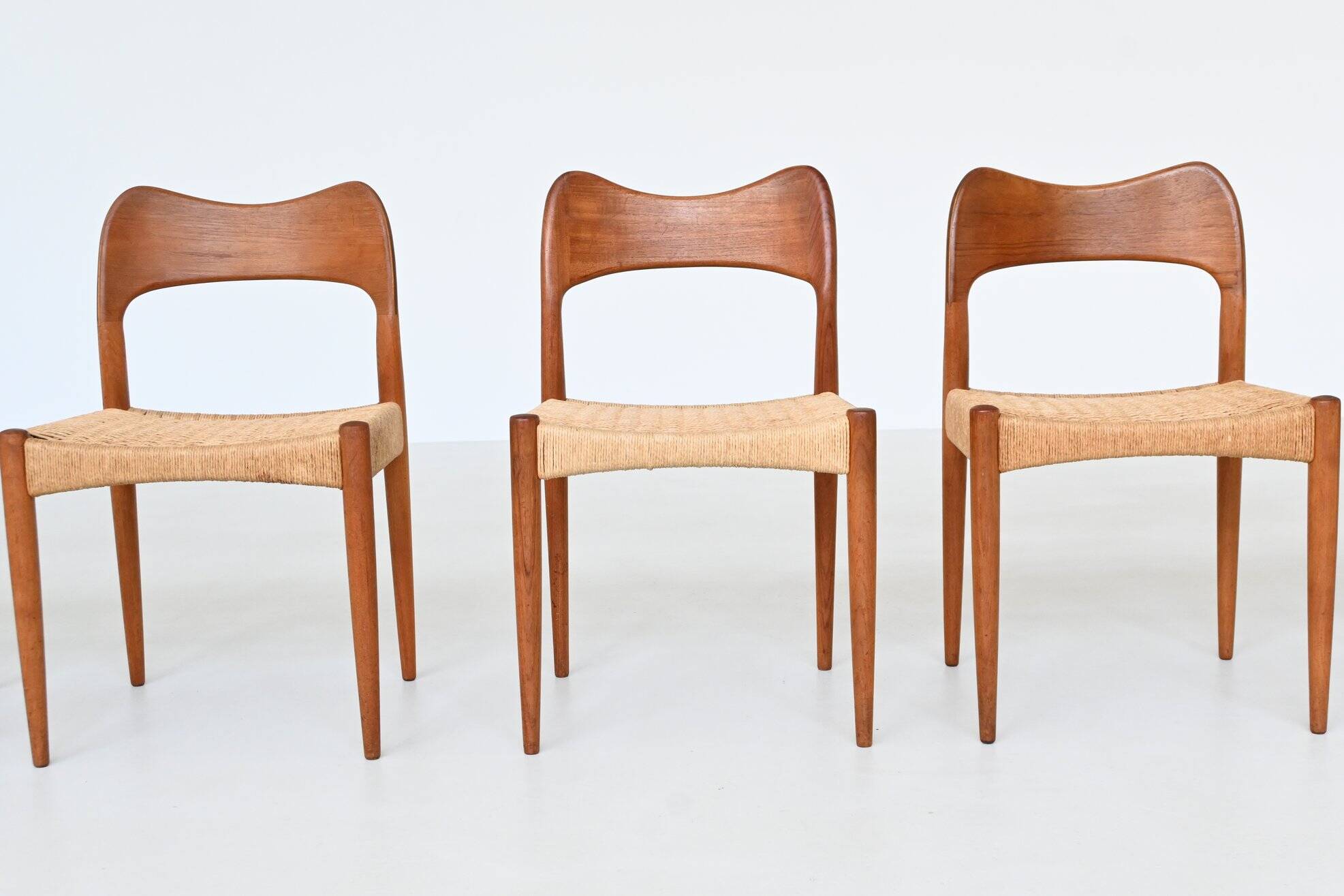 Arne Hovmand Olsen set of eight dining chairs in oak Mogens Kold Denmark 19
