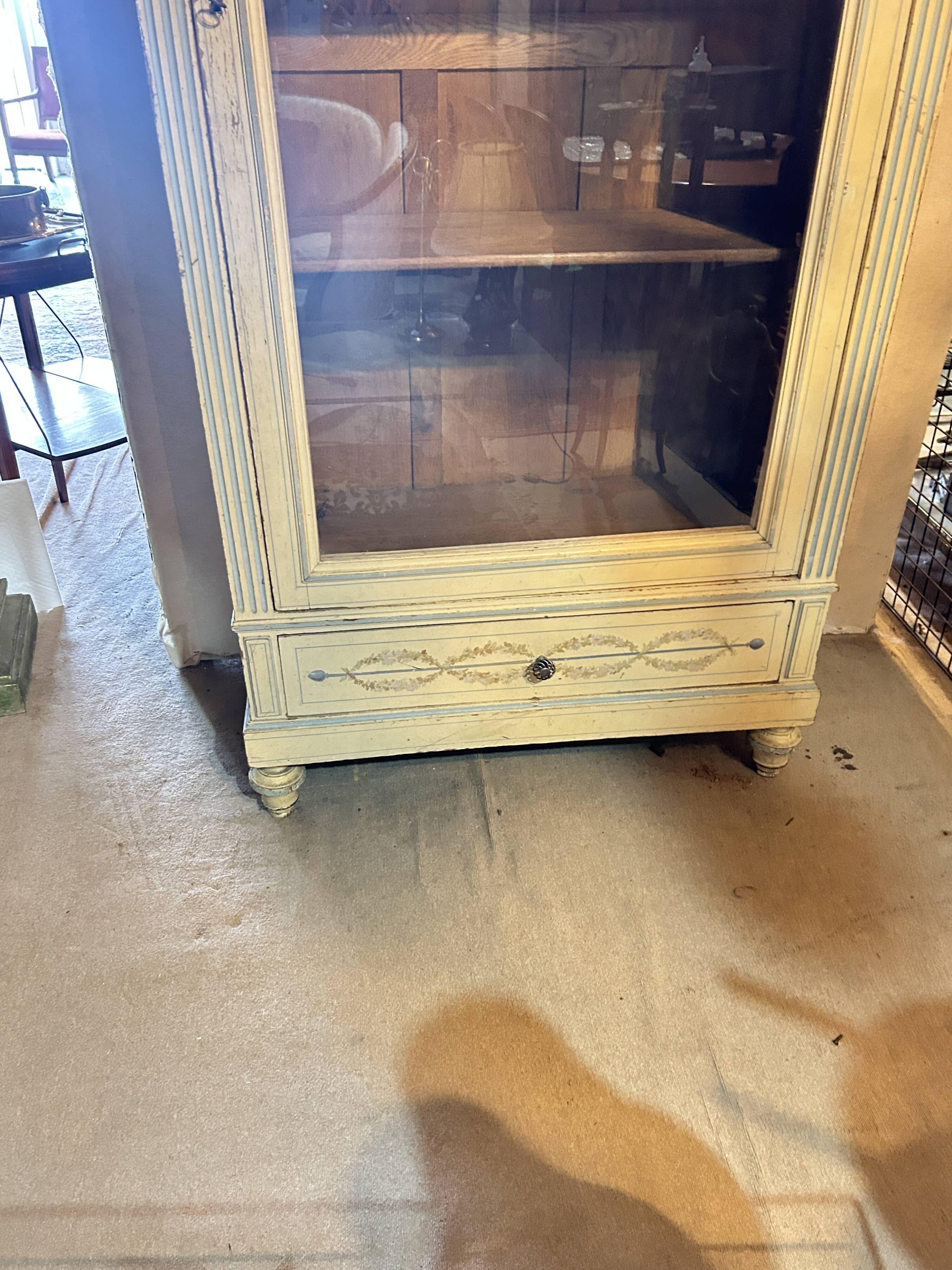 Armoire peinte Style Louis XVI-Directoire , 1 porte vitrée