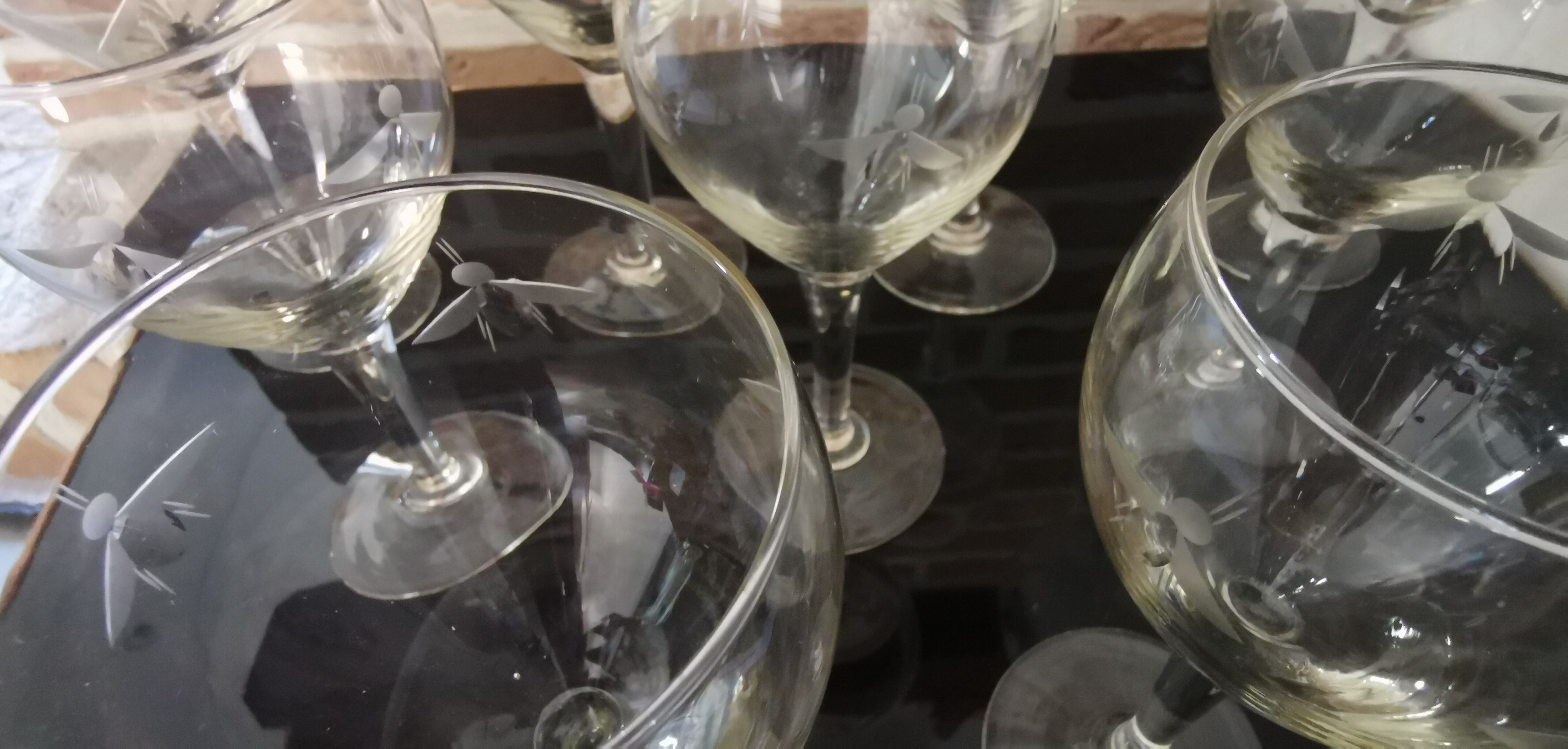 Set of 10 crystal foot "balloon" red wine glasses from the 40s-50s