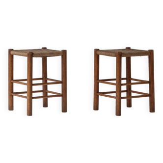 ensemble de deux tabourets avec sièges en corde de papier, fabriqués en France dans les années 1960.