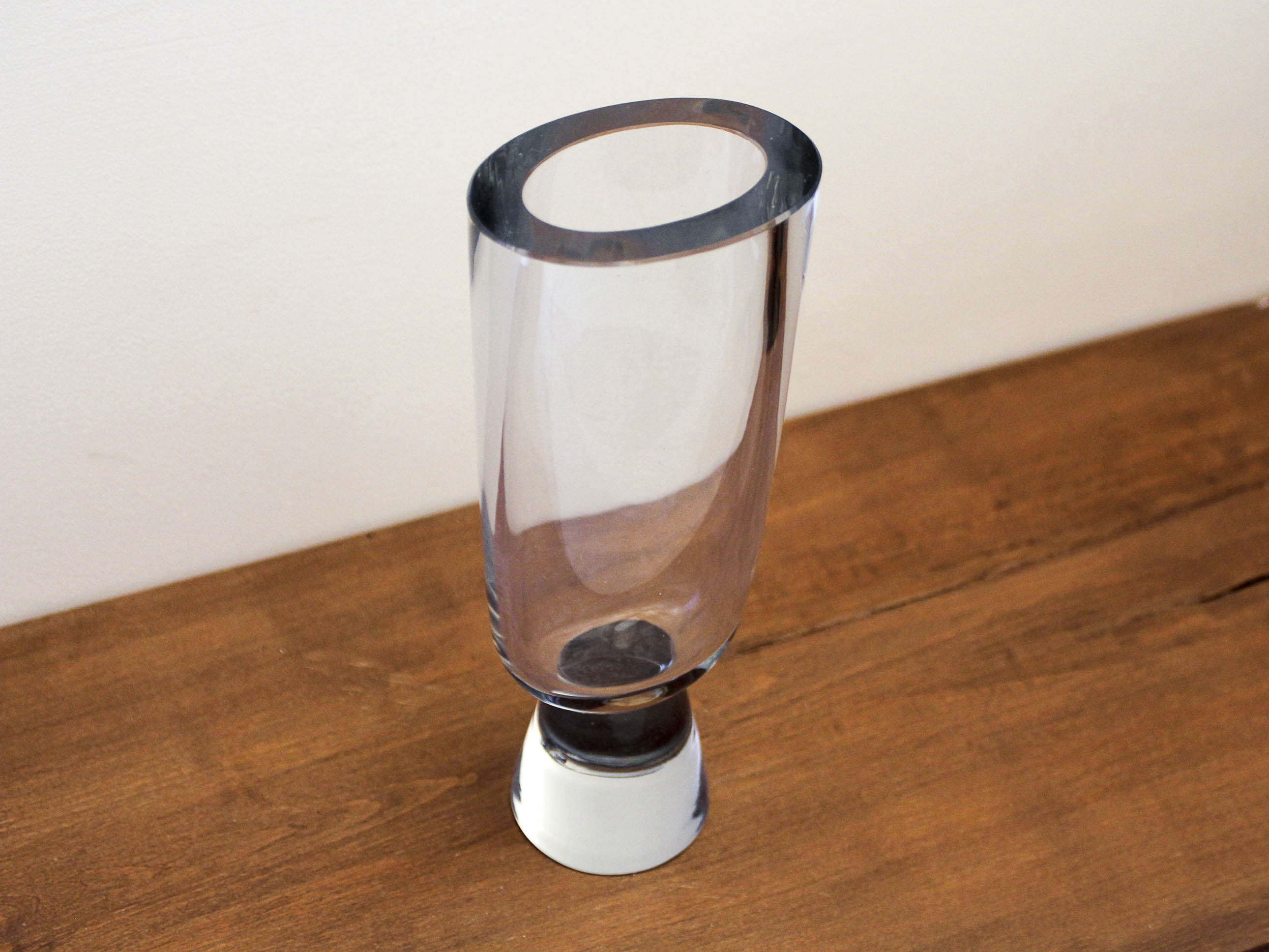 Stand vase in Swedish glassware crystal