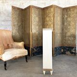 Painted wooden bibus