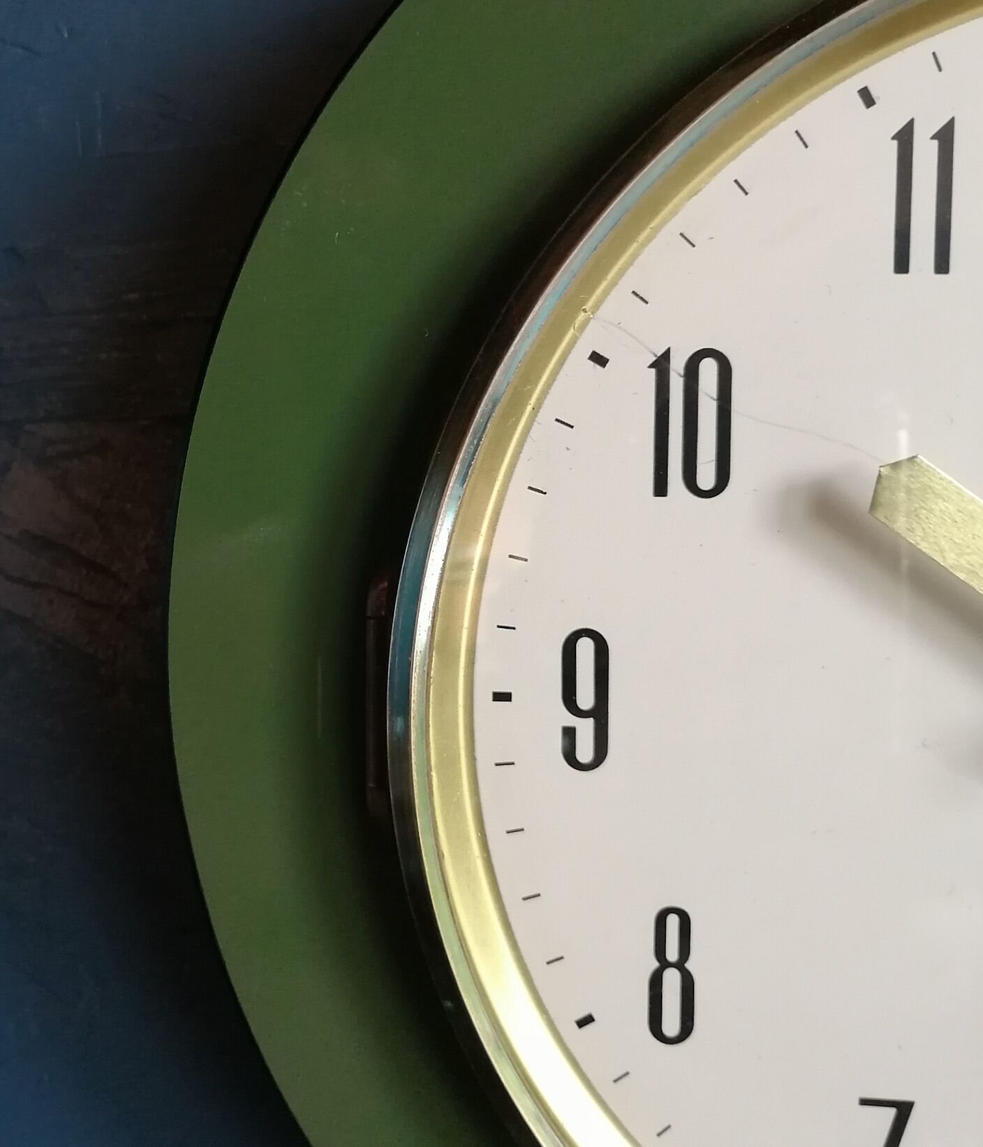 Vintage formica clock silent wall clock "golden green star"