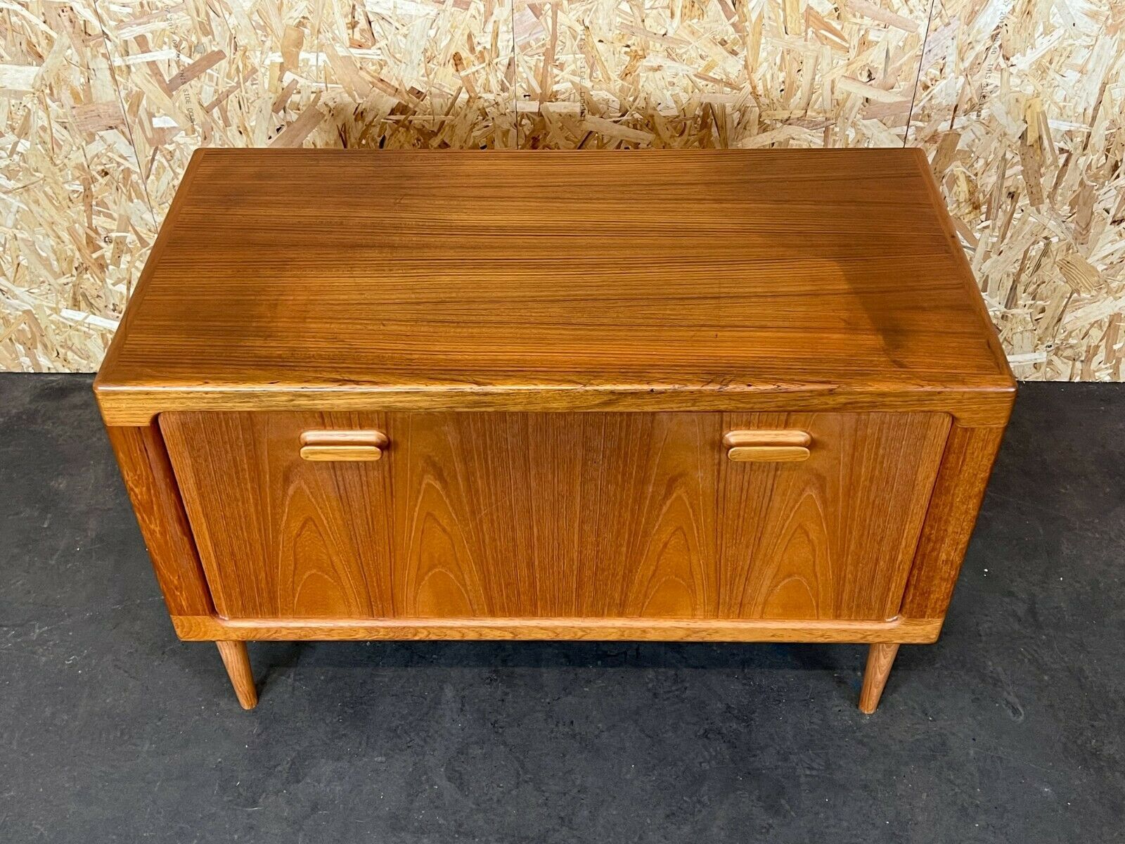 60s 70s teak sideboard Credenza cabinet Danish Modern Design Denmark 70s