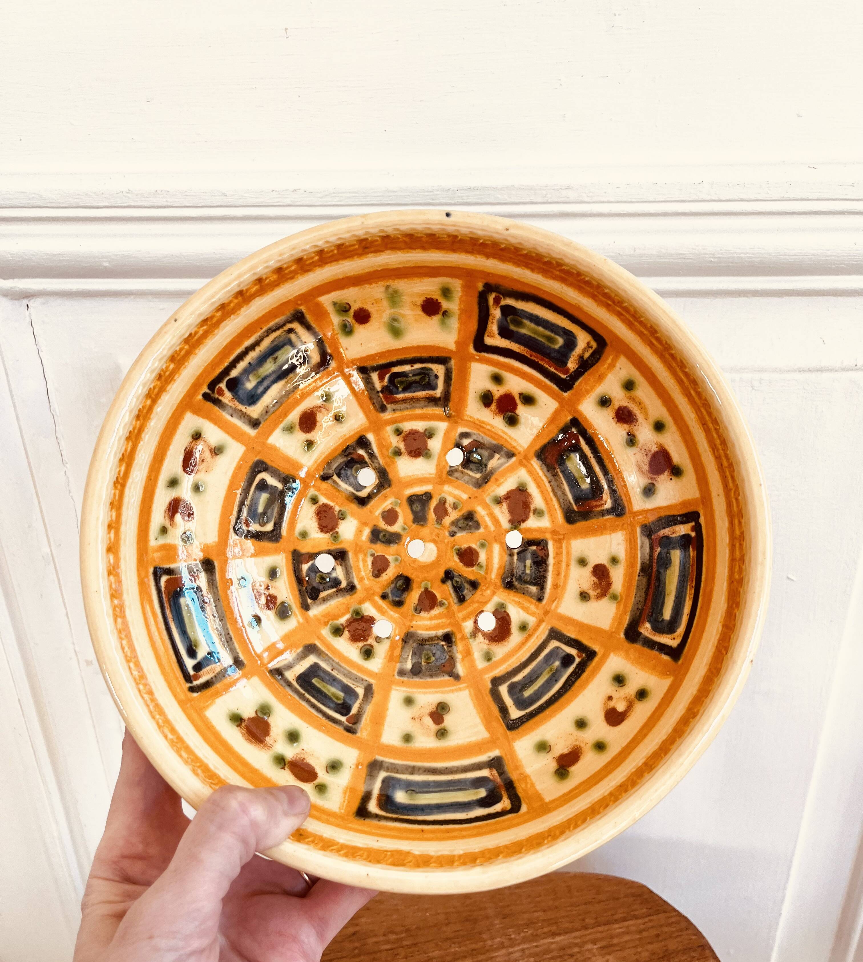 Draining dish on feet