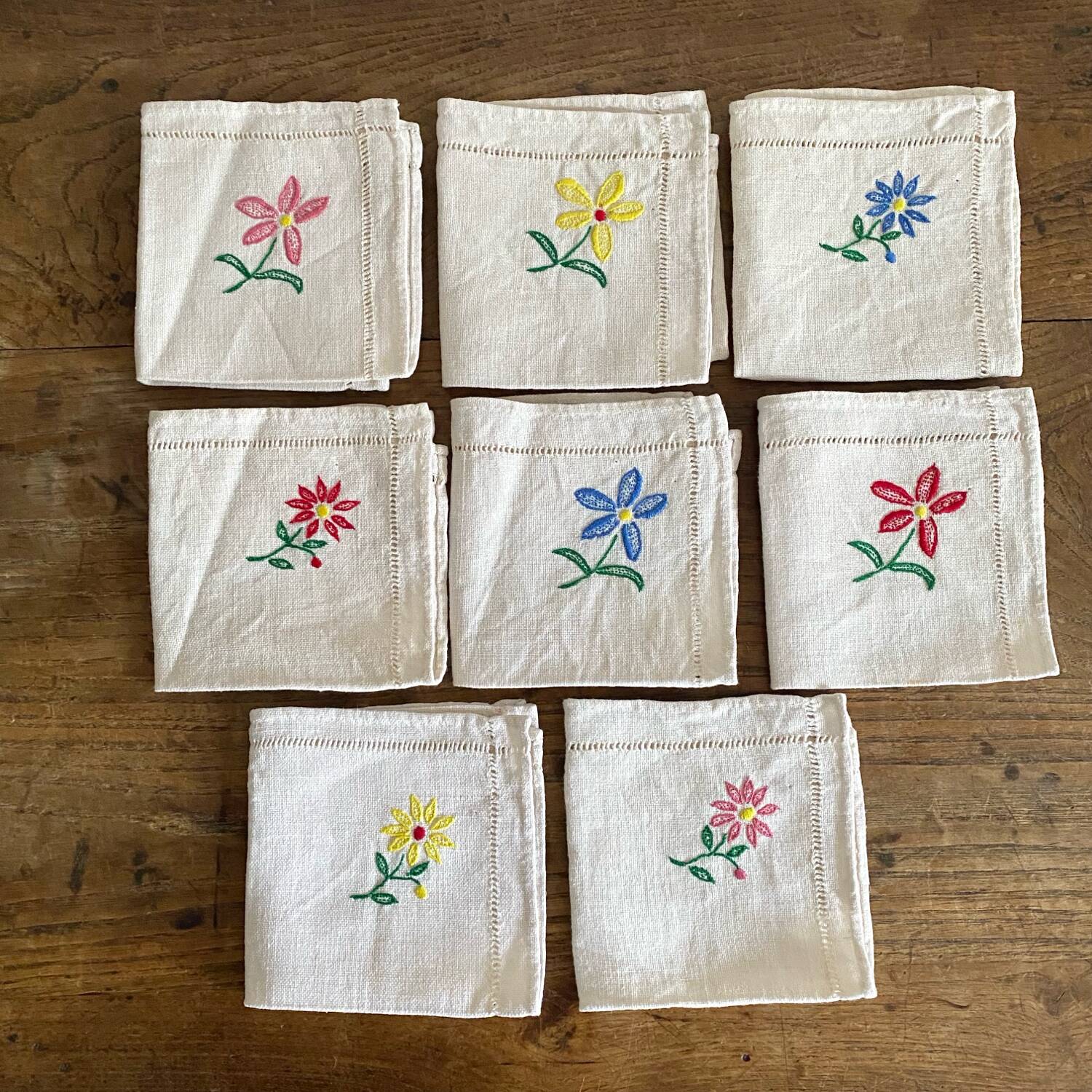 Embroidered linen square napkins