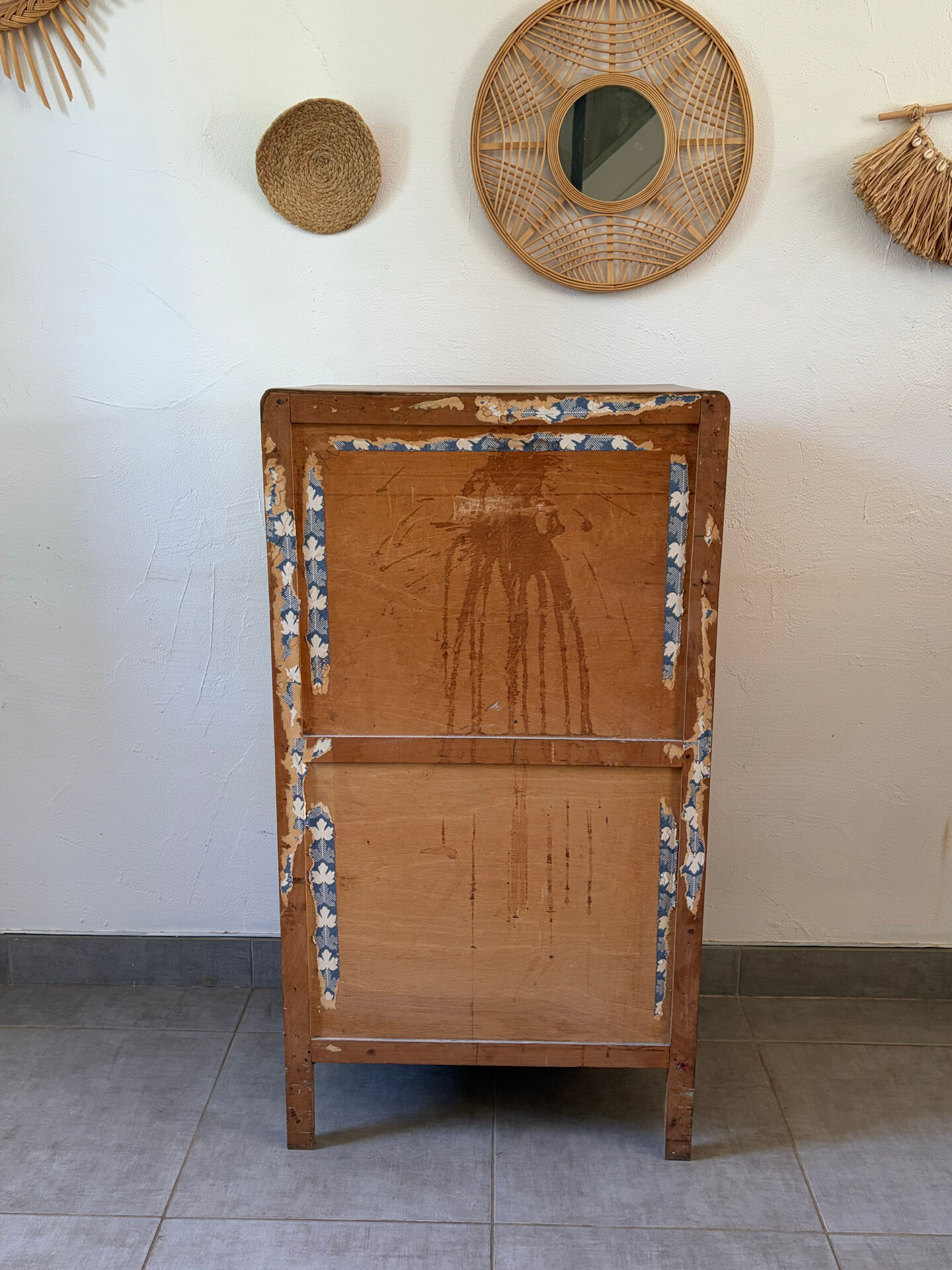 Vintage chest of drawers/commode from the 1960s.