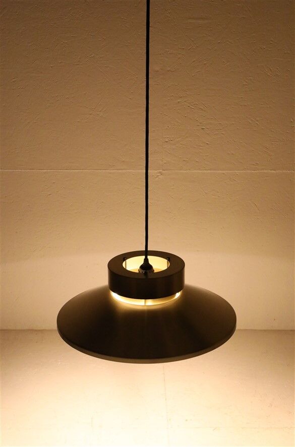 Lyskær Belysning “U.F.O” pendant lamp / Space Age / Danish modern design / gold / brass / aluminium / 1970s