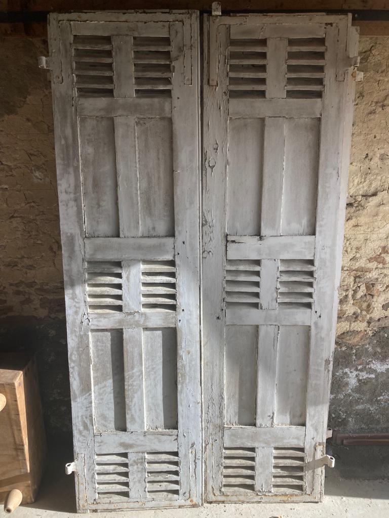 Pair of shutter