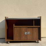 Meuble bar années 70 brun à fond orange sur roulettes