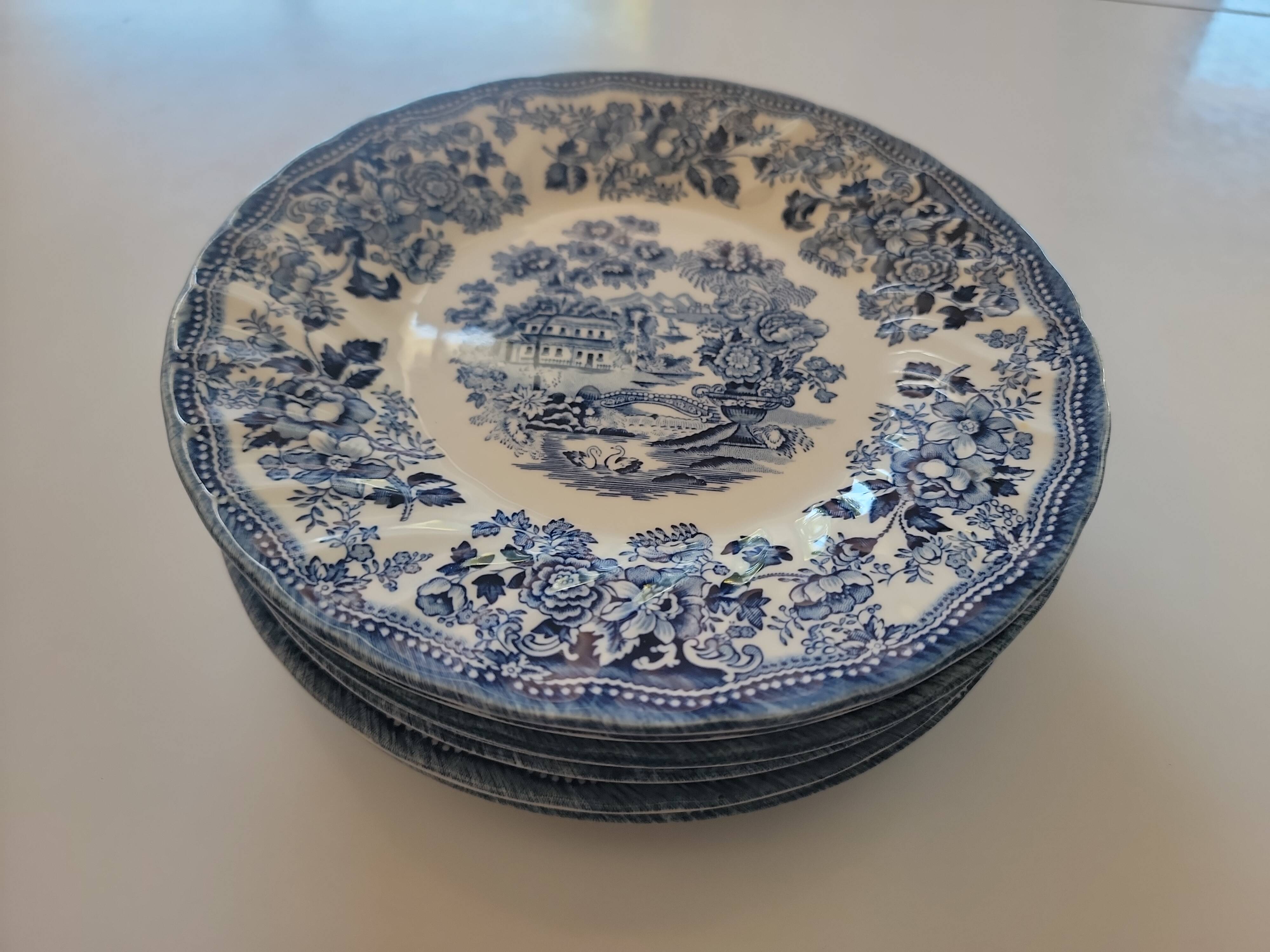 Set of 7 Churchill Plates