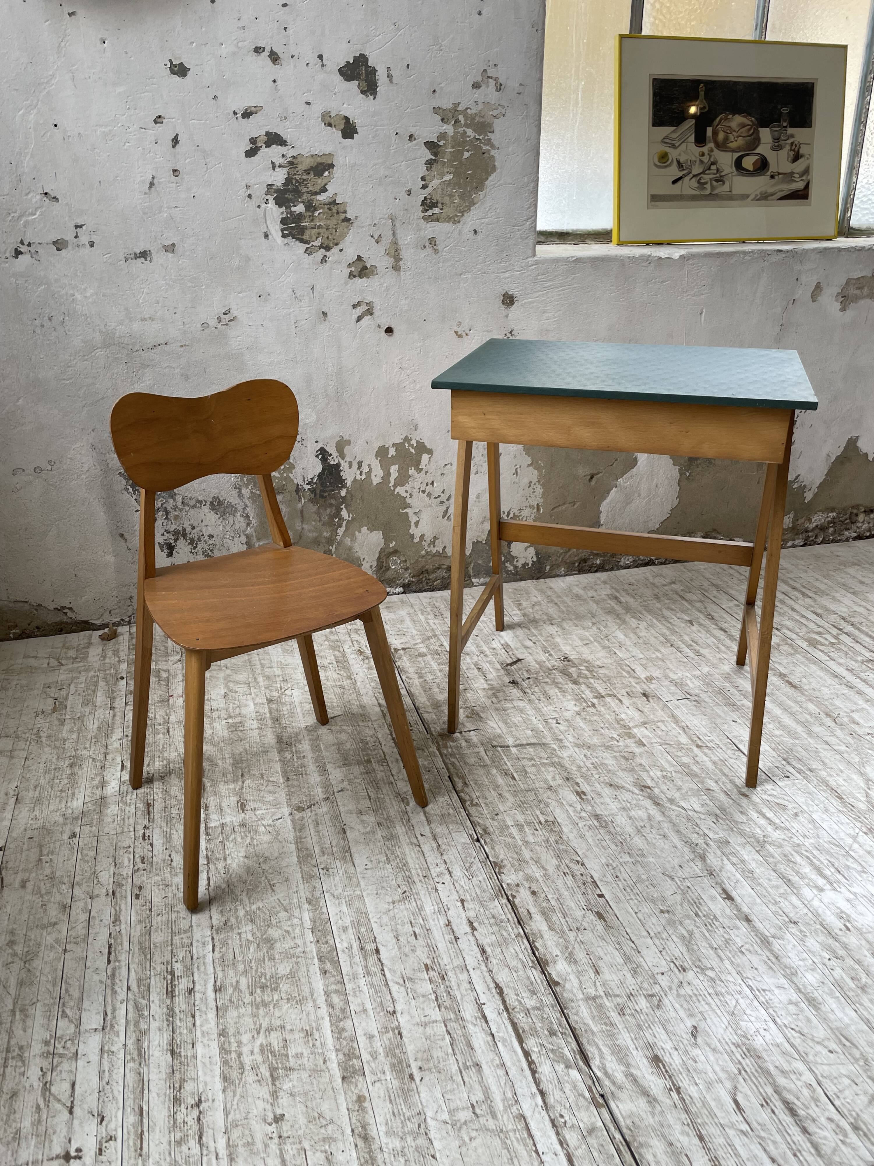 Bureau et chaise enfant pieds compas