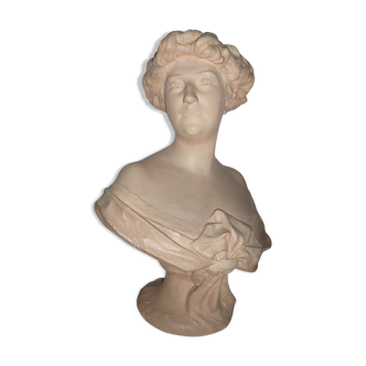 Woman bust 1900