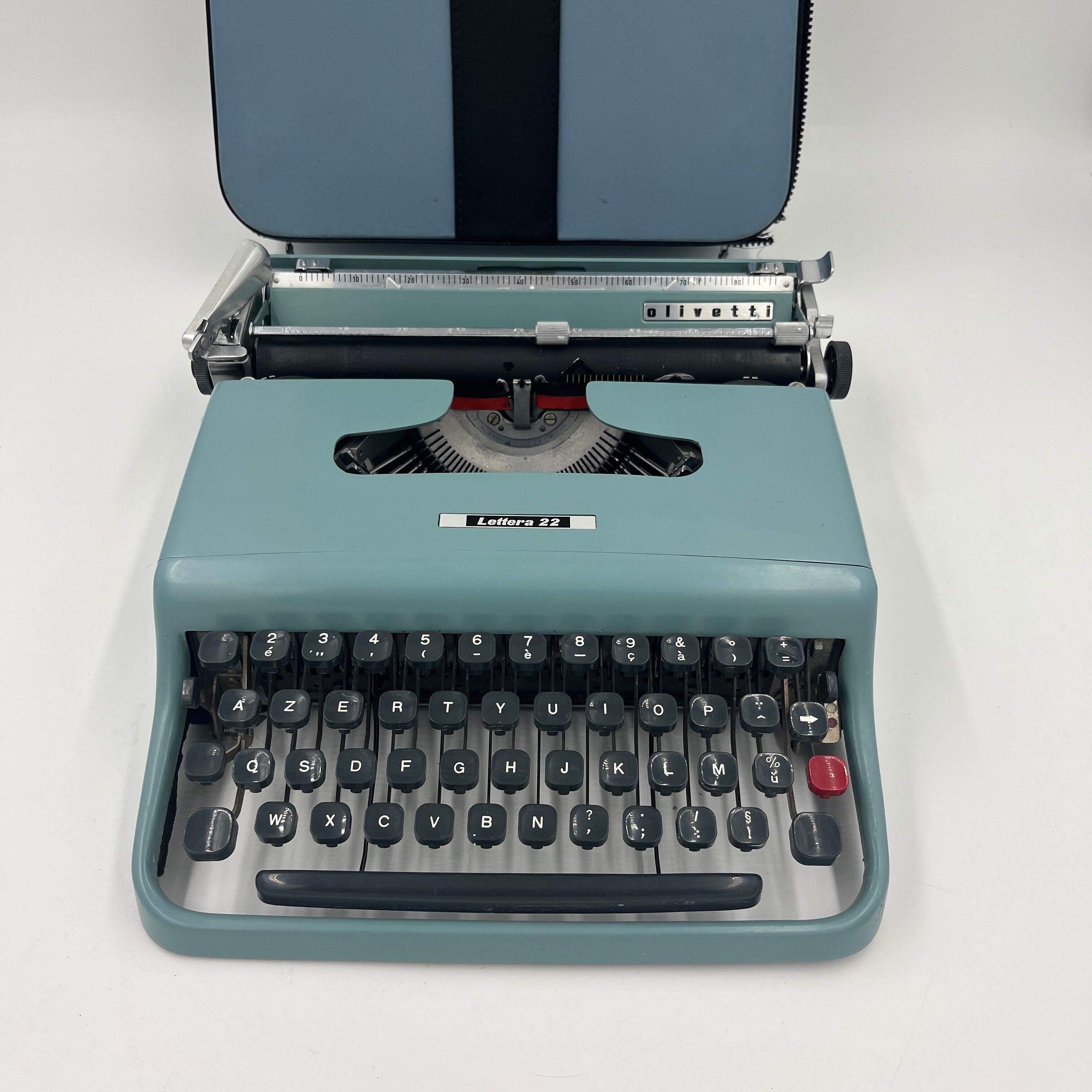 Olivetti Lettera 22 Blue typewriter