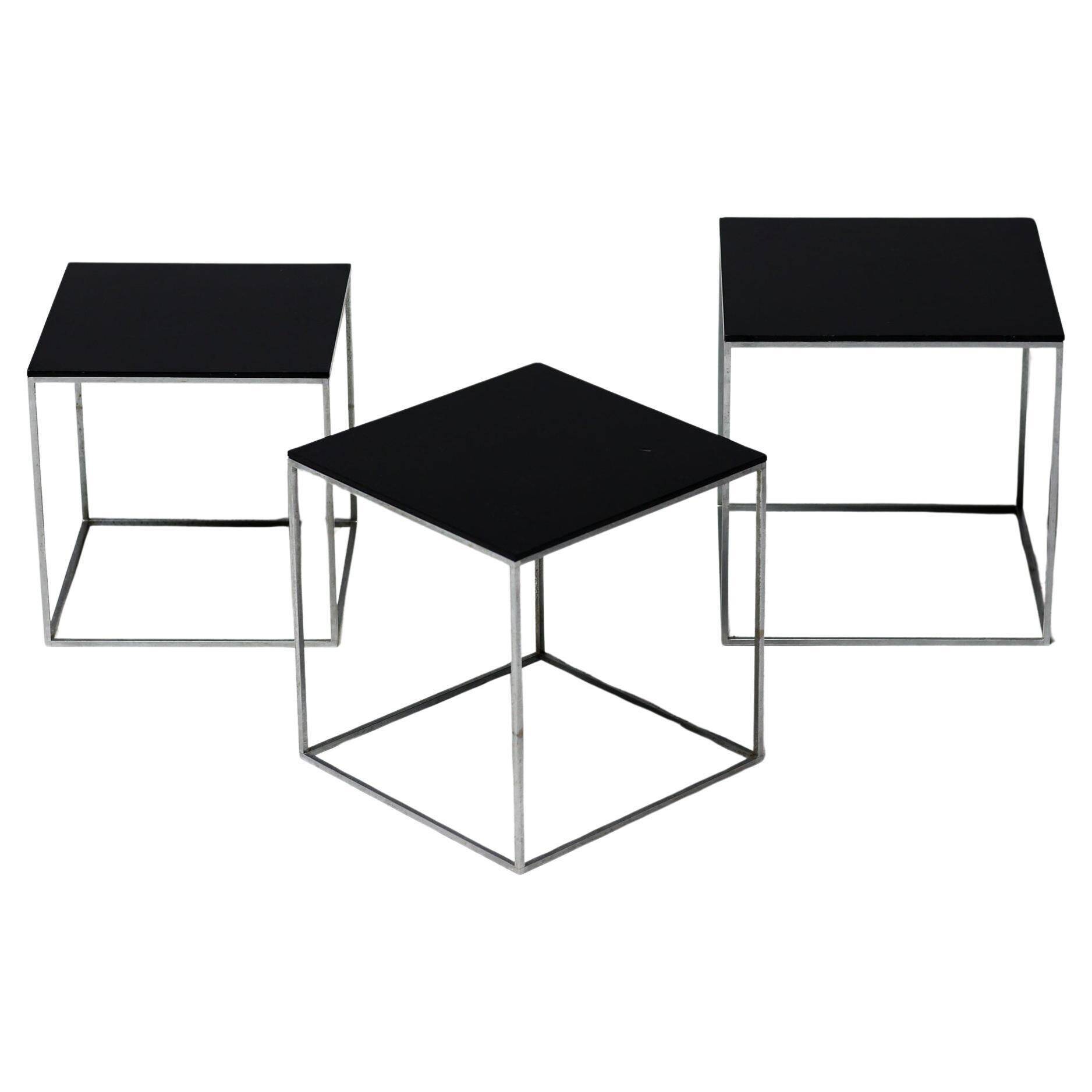 Ensemble rare de tables gigognes PK71 par Poul Kjærholm pour E. Kold Christensen, début des années 1960.