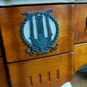 Classic chest of drawers