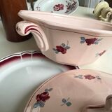 Saint Amand soup tureen, Pompadour model