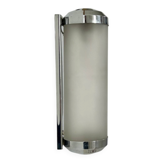 Vintage tubular Art Deco wall light, chrome metal, frosted glass, France, 1930.