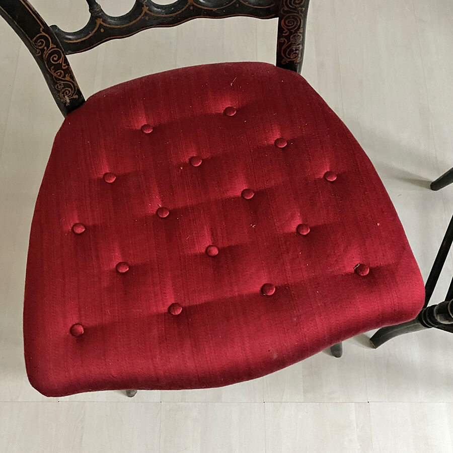 Paire de chaises Napoléon III en bois noirci
