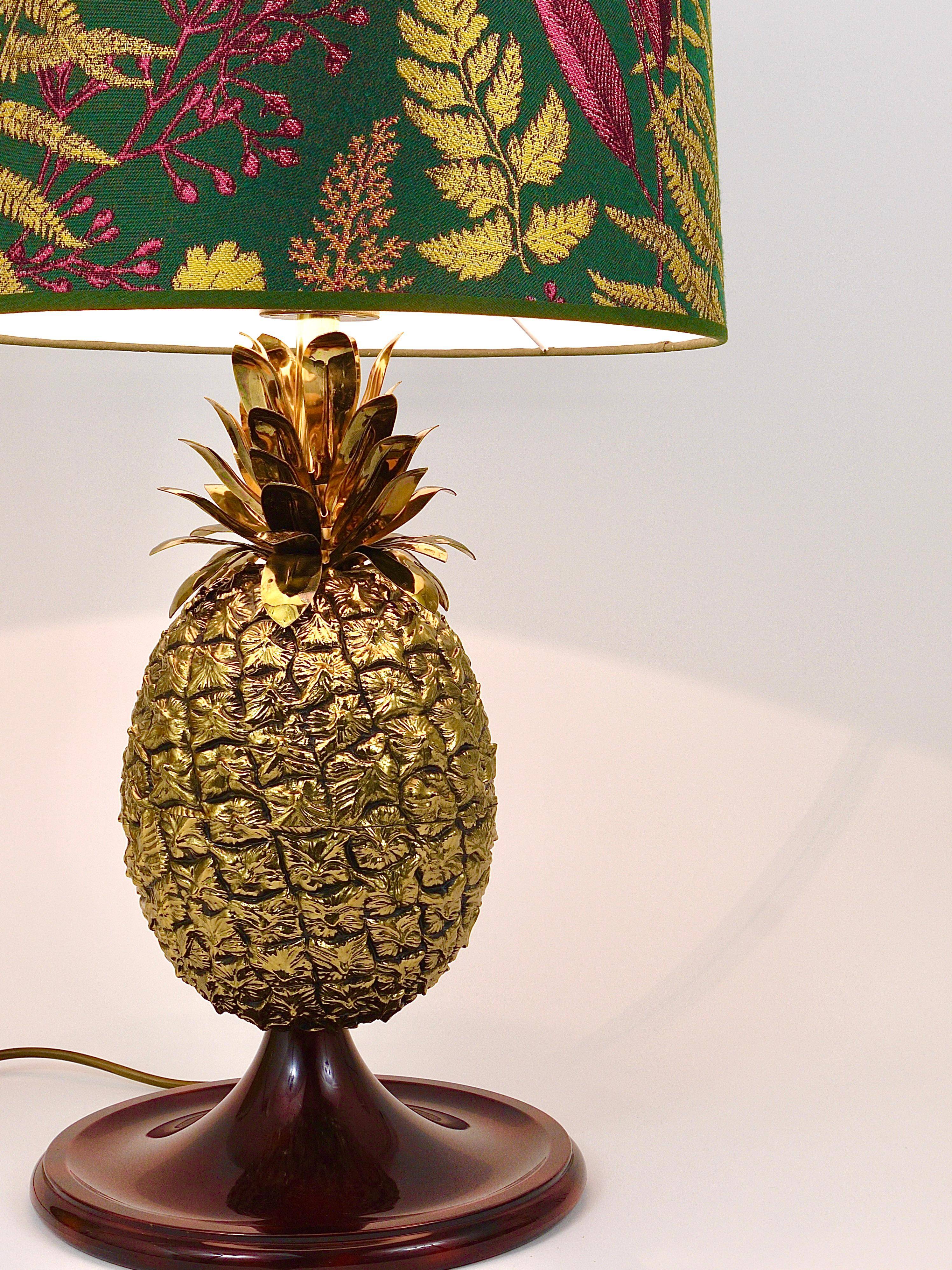 Hollywood Regency pineapple table lamp in brass by Mauro Manetti, Italy, 1970s.
