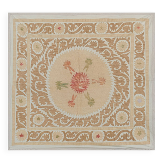Hand knotted rug, vintage Turkish rug 122x126 cm