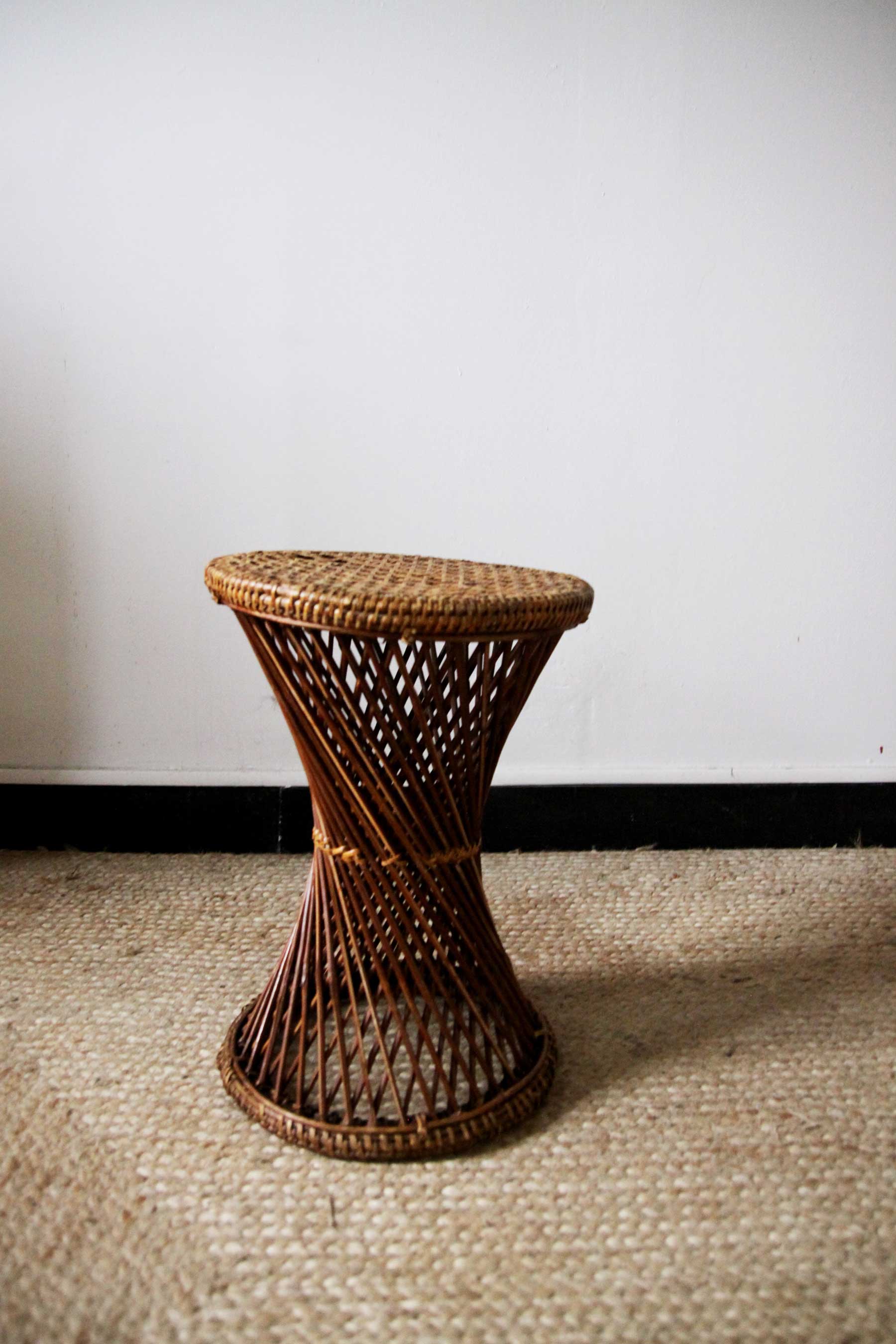 Vintage wicker diabolo