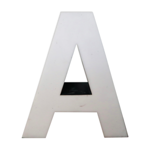 Lettre A, ancienne lettre d’enseigne